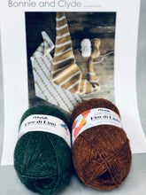 Load image into Gallery viewer, Bonnie and Clyde